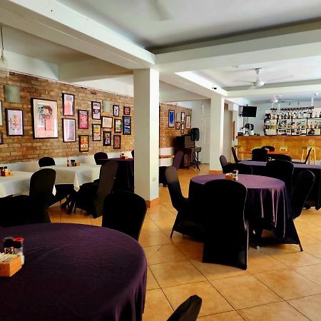 Altamont West Hotel Montego Bay Buitenkant foto