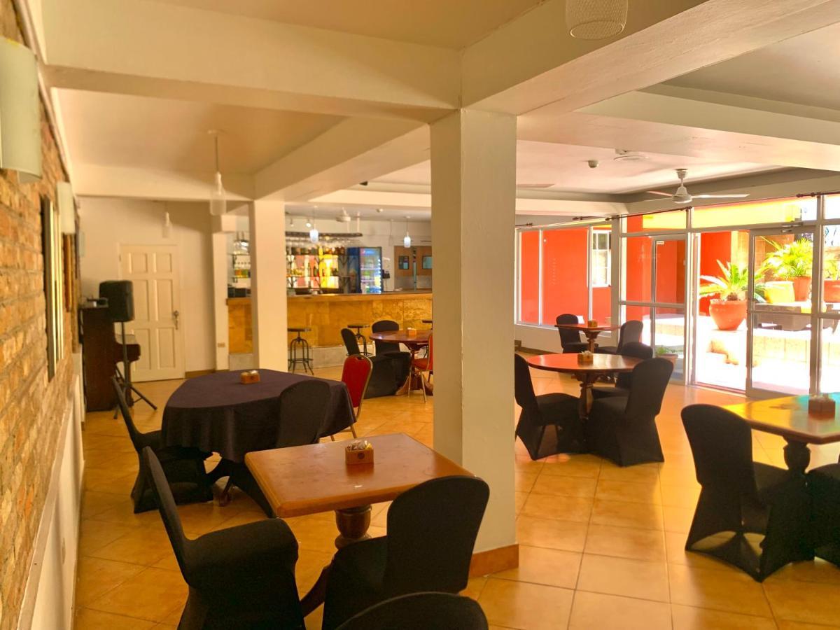 Altamont West Hotel Montego Bay Buitenkant foto