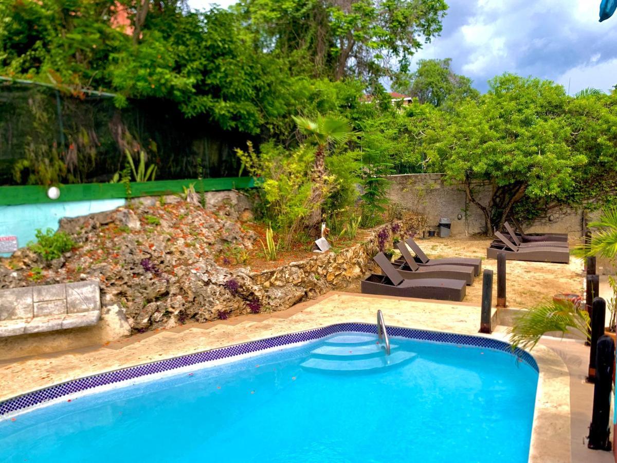 Altamont West Hotel Montego Bay Buitenkant foto