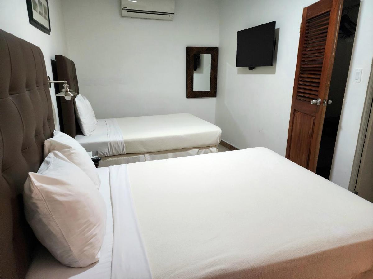 Altamont West Hotel Montego Bay Buitenkant foto