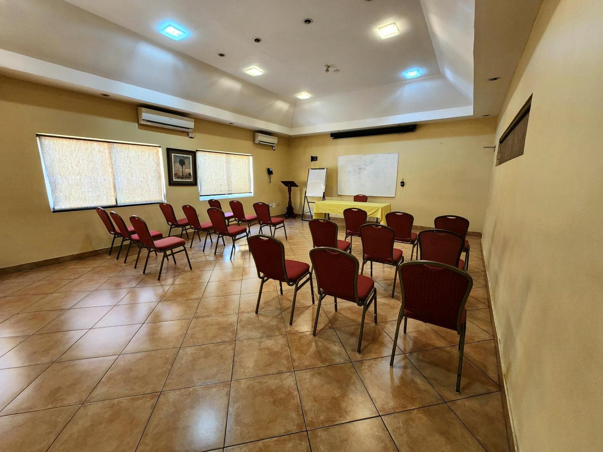 Altamont West Hotel Montego Bay Buitenkant foto